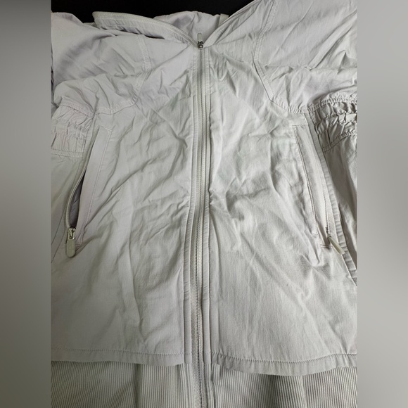 Lululemon Sights Seen Sweat Wicking Jacket in Iced Lilac No Bulk Lightweight - Picture 10 of 11